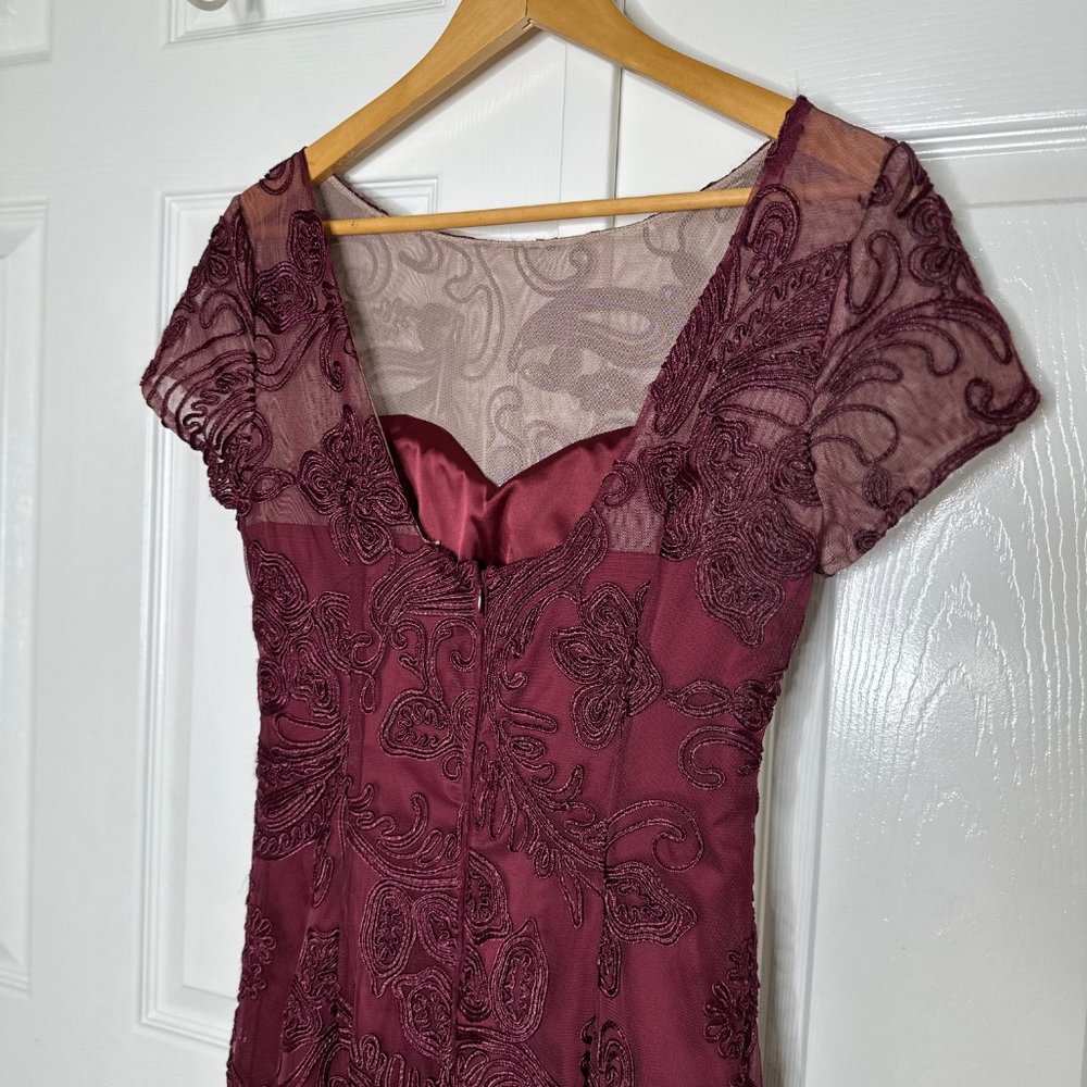 JS Collections Women's Boat Neck Short Sleeve Laced Burgundy  Mermaid Gown - Picture 10 of 16